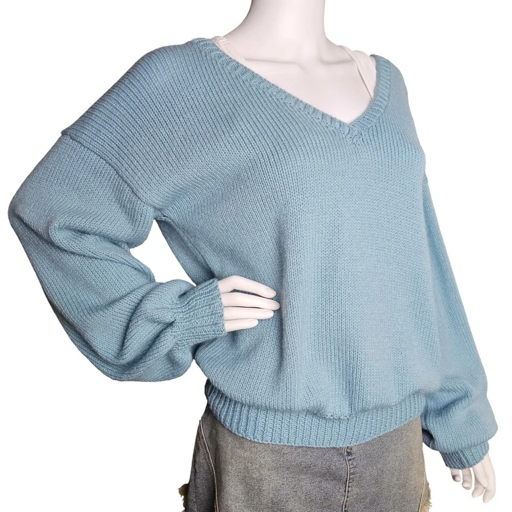 Handmade Knit Sky Blue‎ Oversized Sweater | Cozy V-Neck Pullover - Picture 3 of 8